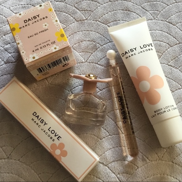 marc jacobs daisy love mini